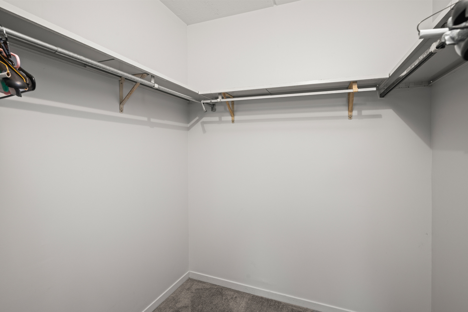 810 N River Road Unit: 1C