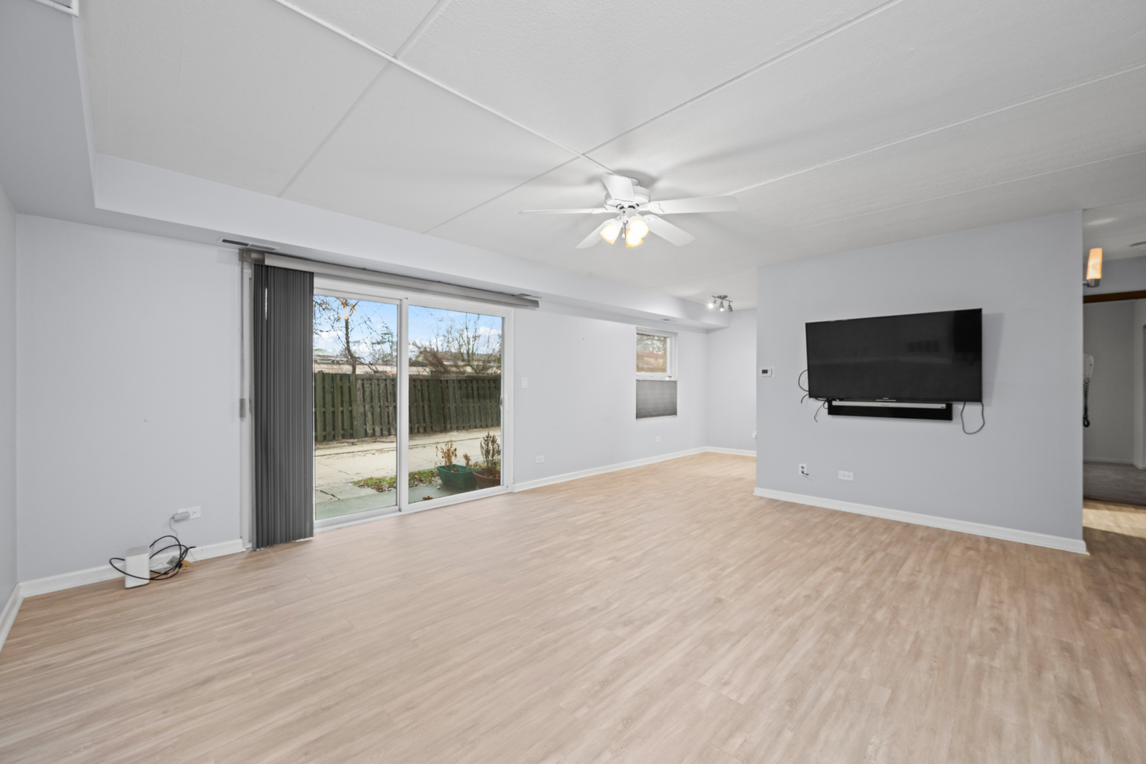 810 N River Road Unit: 1C