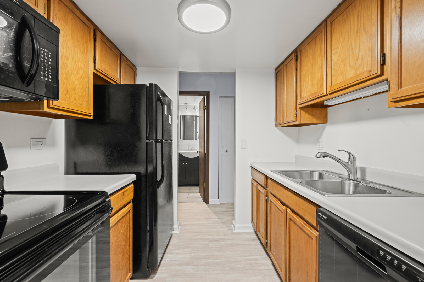 810 N River Road Unit: 1C