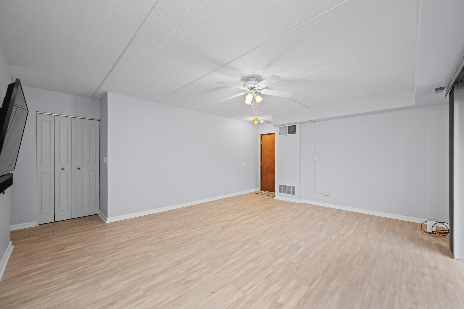 810 N River Road Unit: 1C