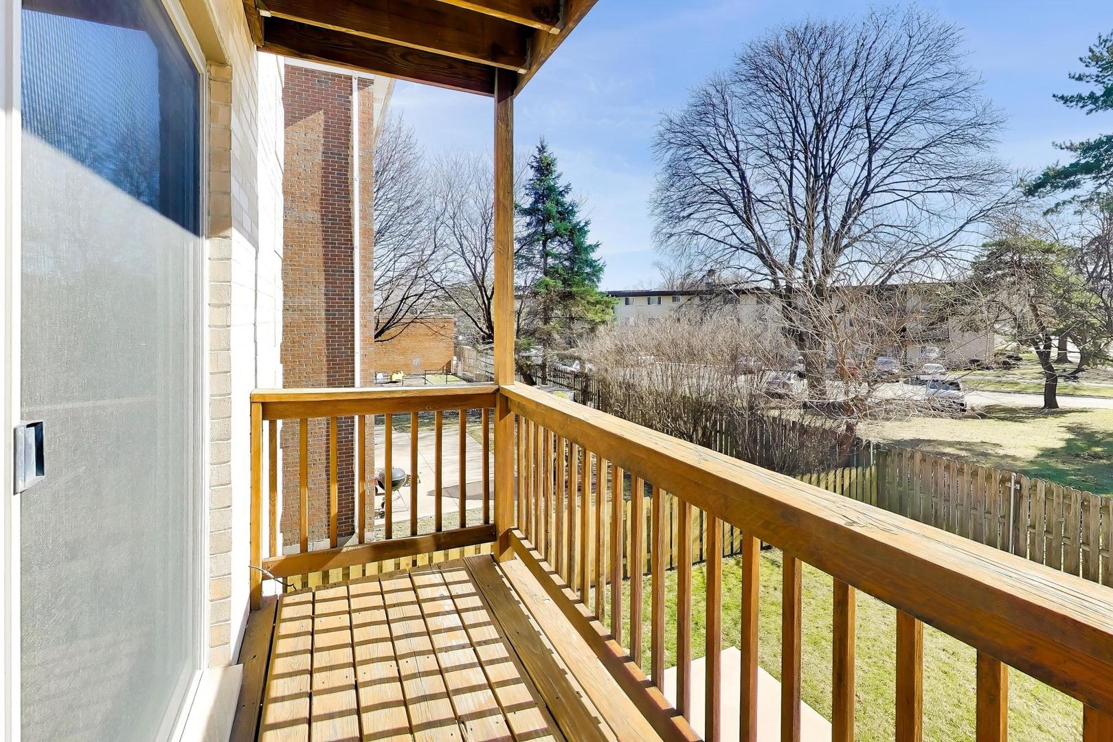 1209 E Davis Street E Unit: 2