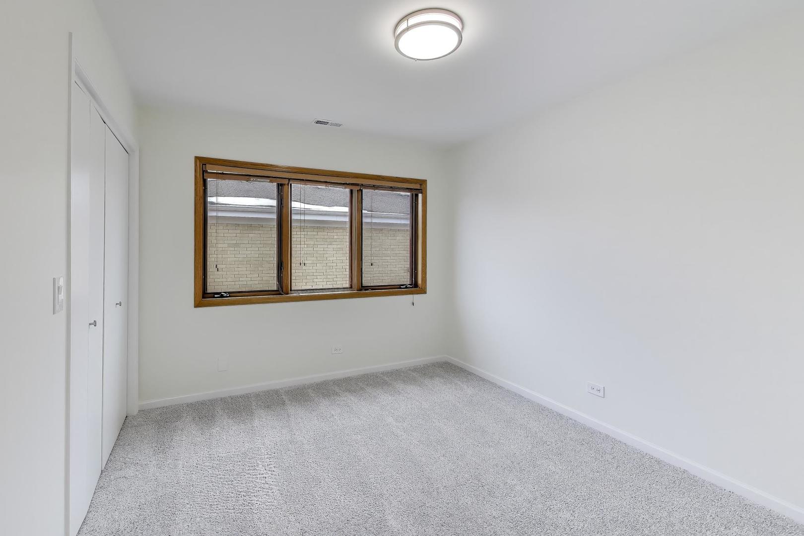 1209 E Davis Street E Unit: 3