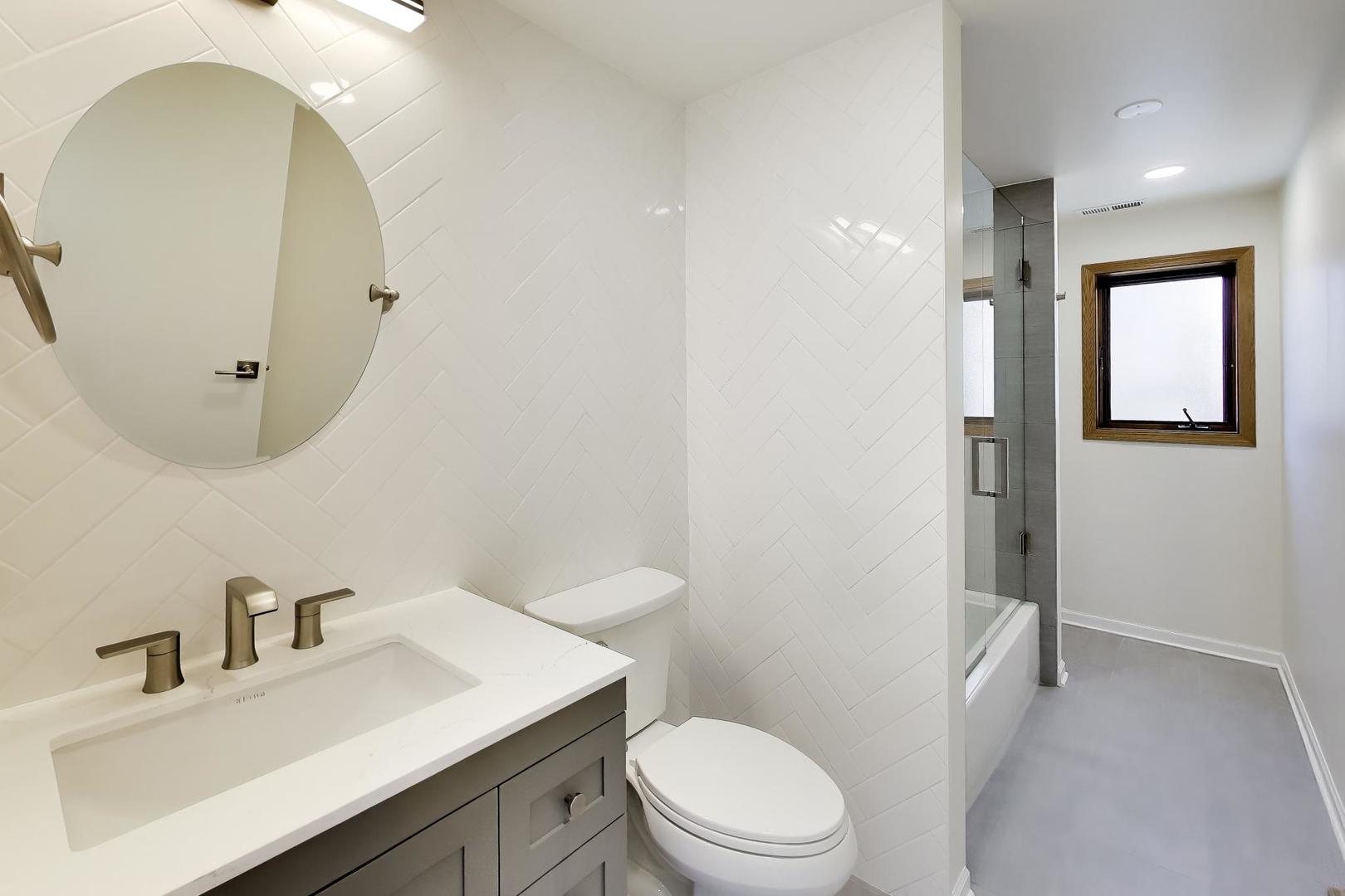 1209 E Davis Street E Unit: 1