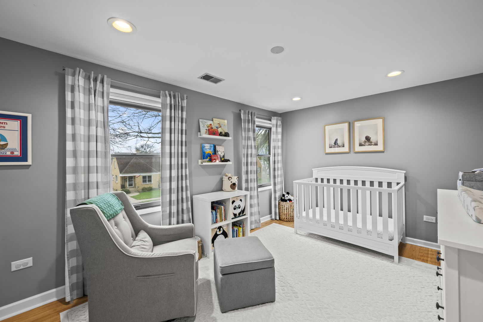 914 N Kennicott Avenue