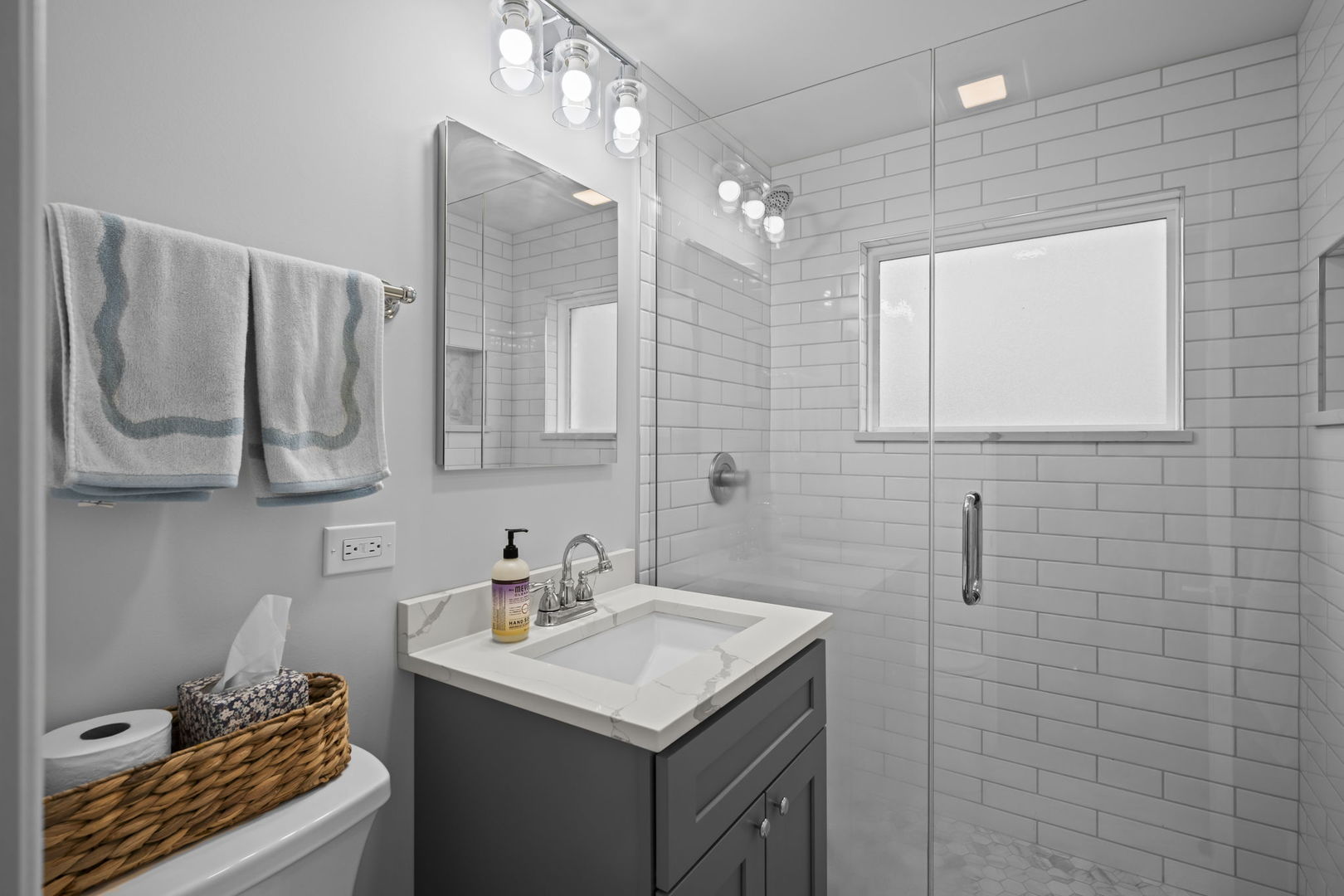 914 N Kennicott Avenue