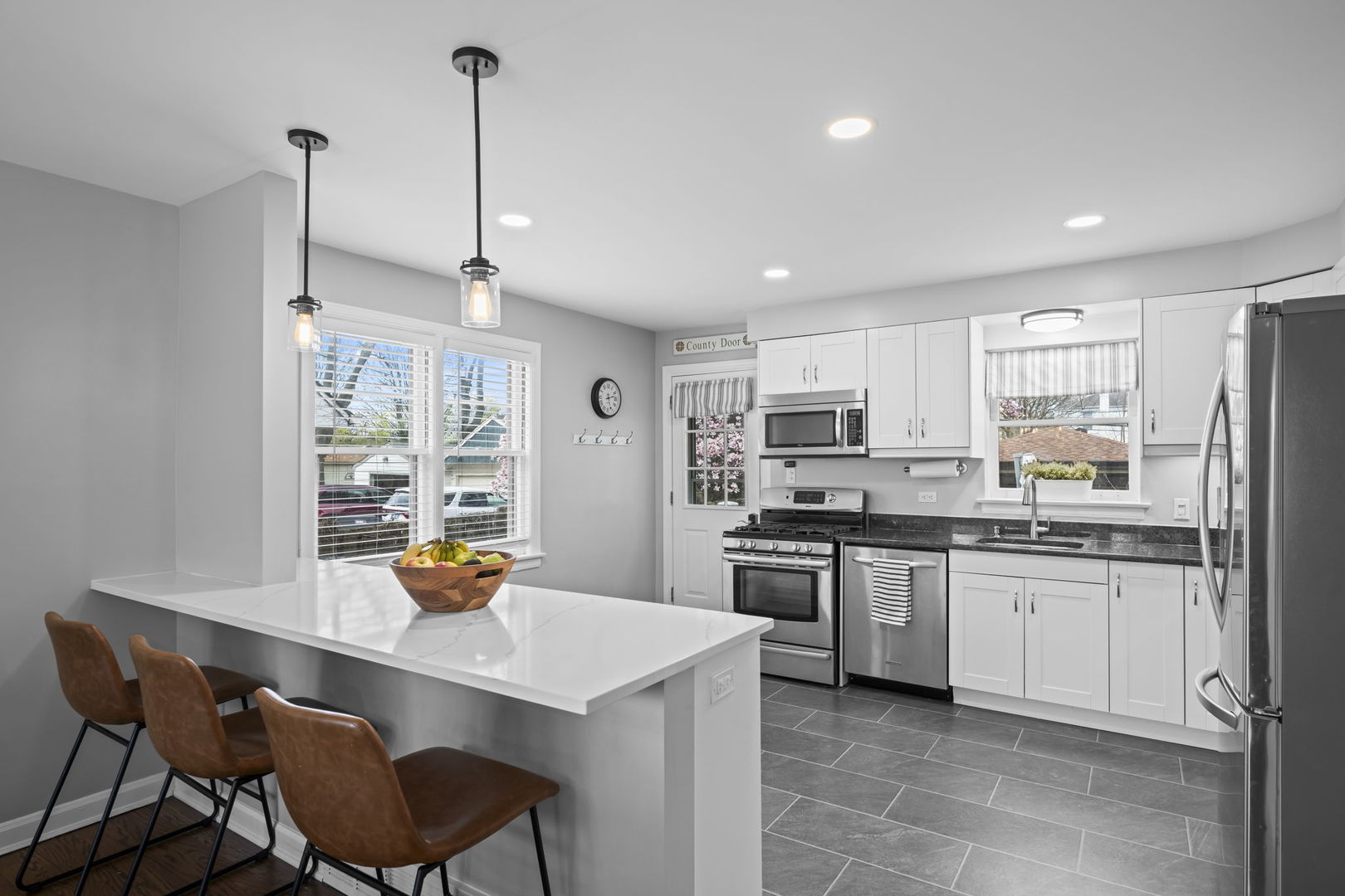 914 N Kennicott Avenue