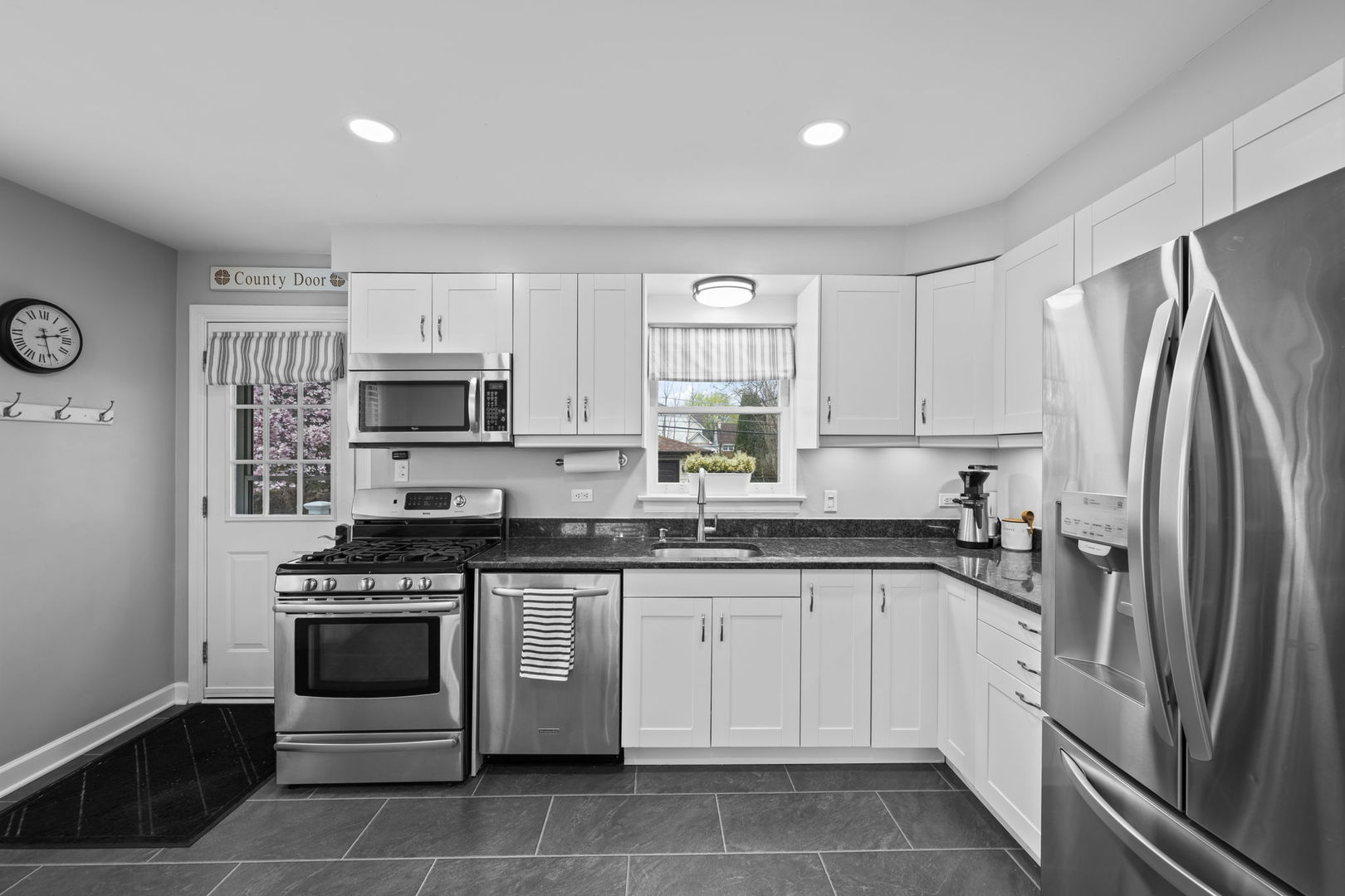 914 N Kennicott Avenue