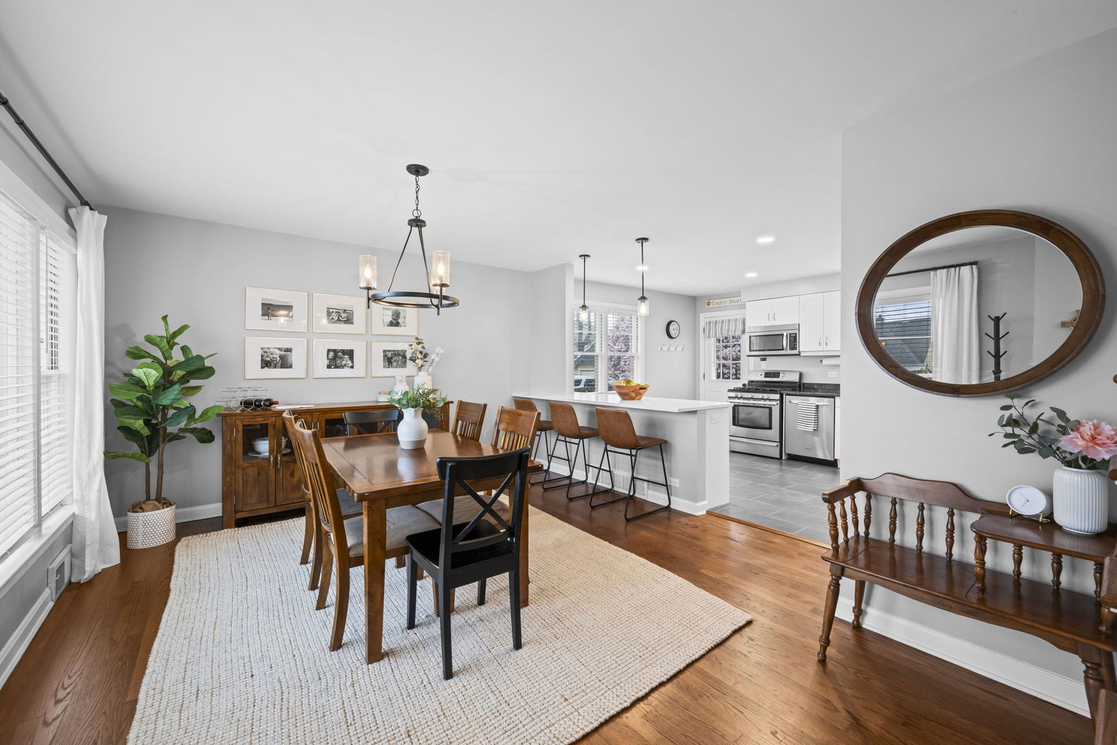 914 N Kennicott Avenue