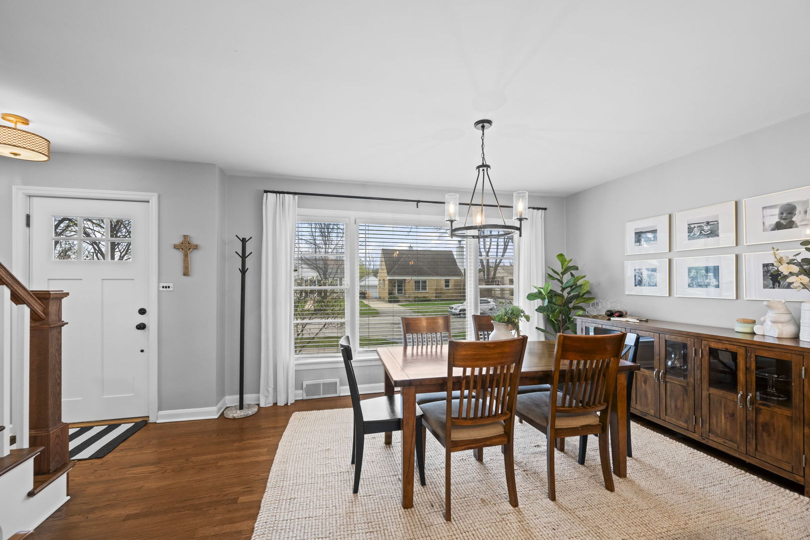 914 N Kennicott Avenue