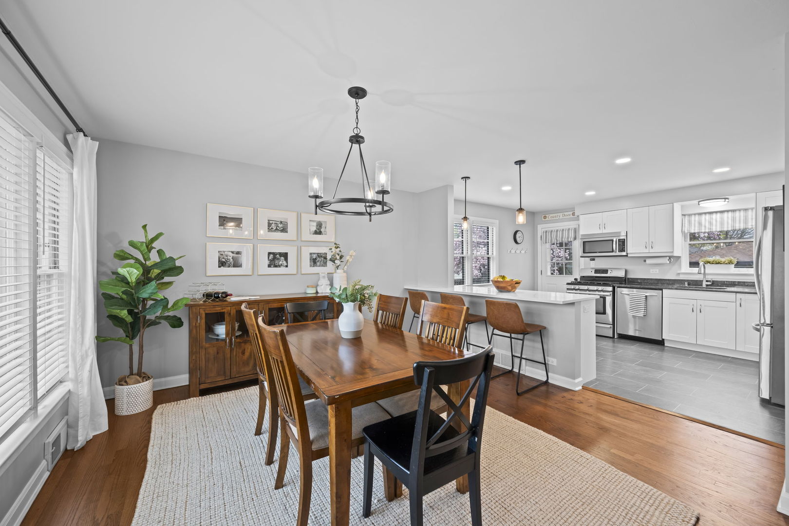 914 N Kennicott Avenue