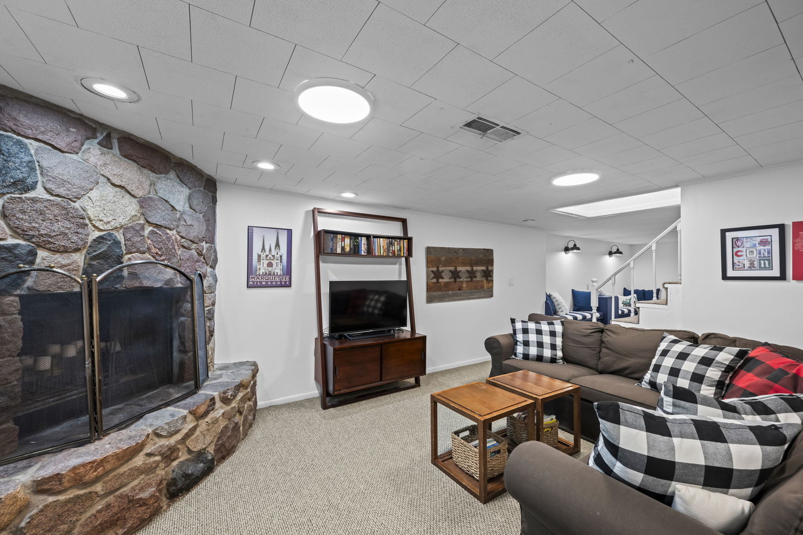 914 N Kennicott Avenue