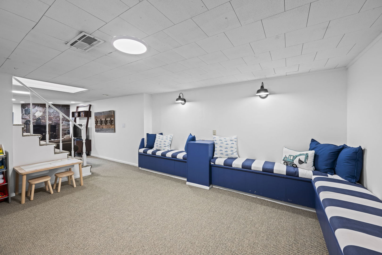 914 N Kennicott Avenue