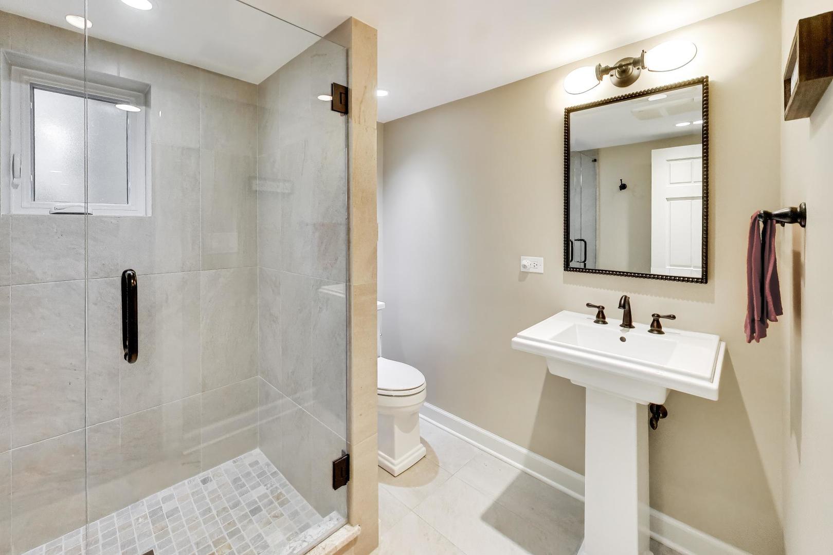 1311 E Woodford Place