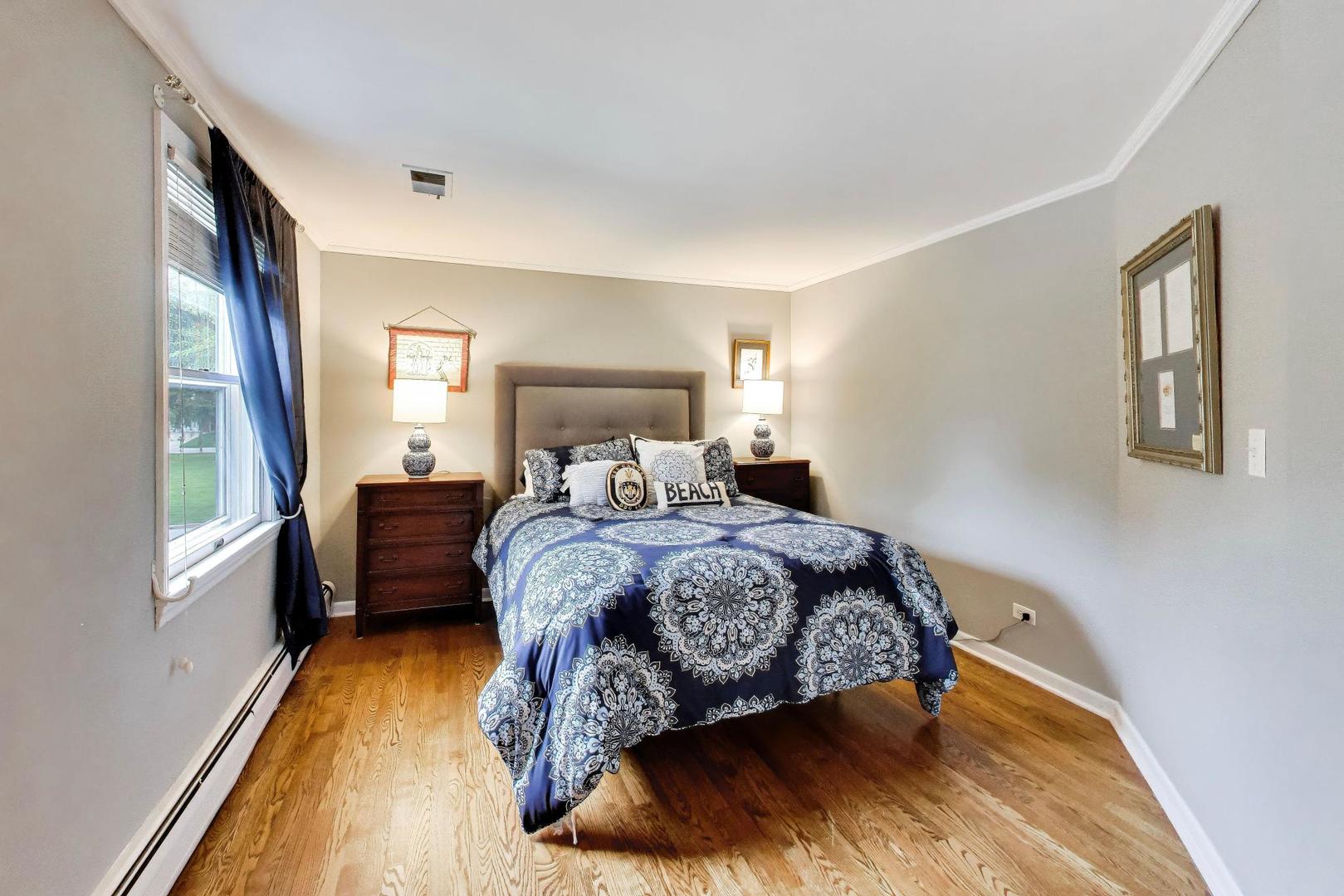 1311 E Woodford Place