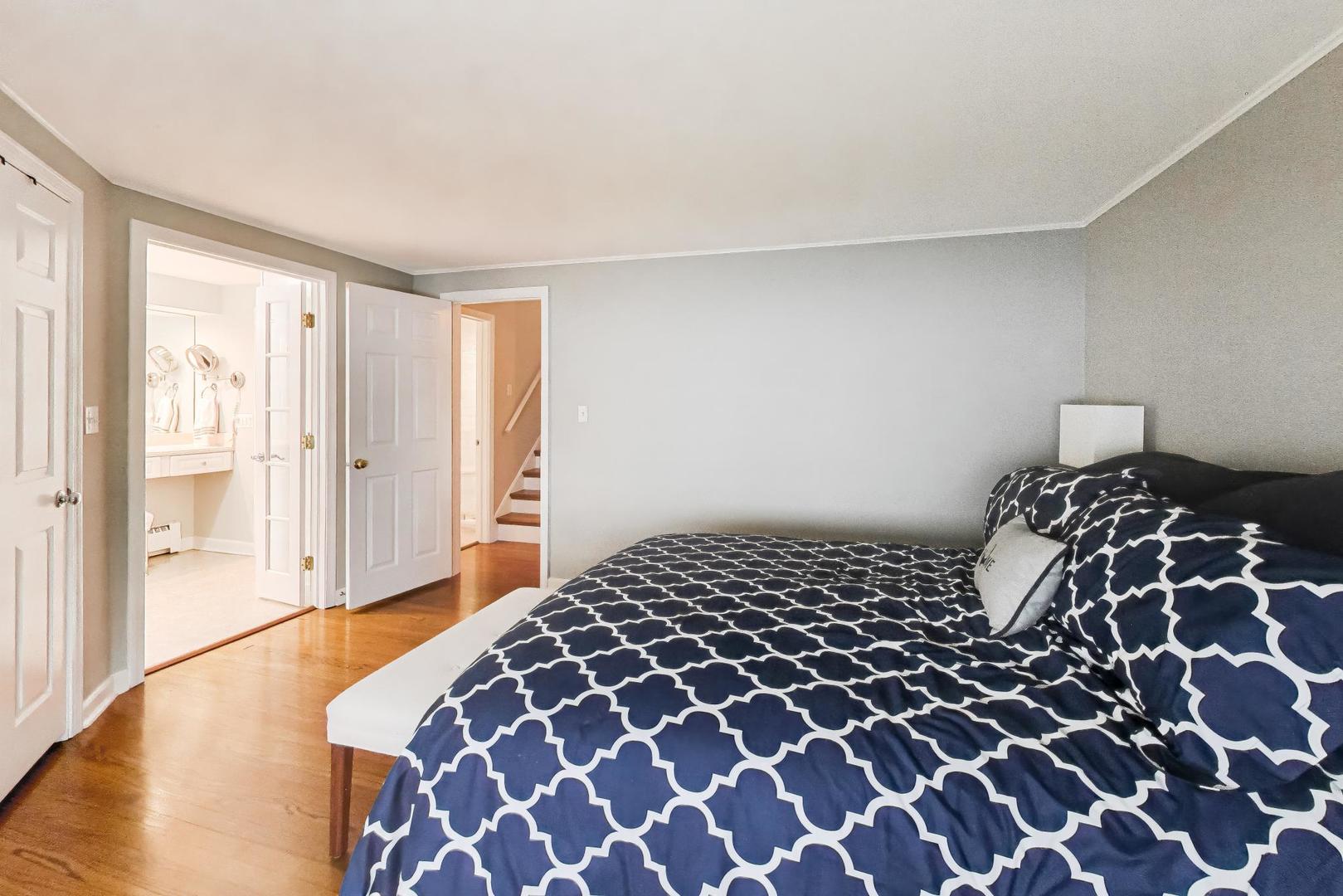 1311 E Woodford Place