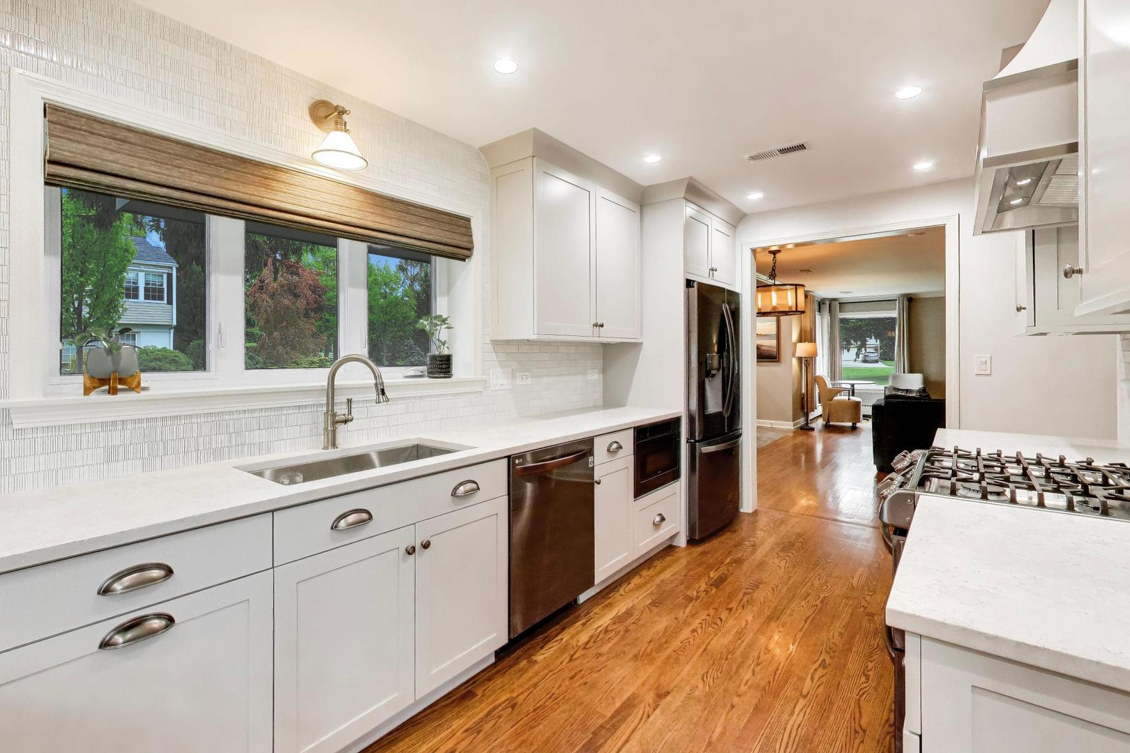 1311 E Woodford Place