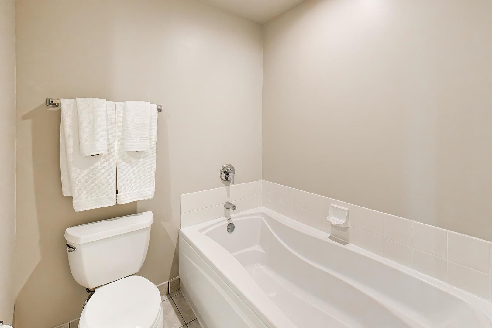 77 S Evergreen Avenue Unit: 806