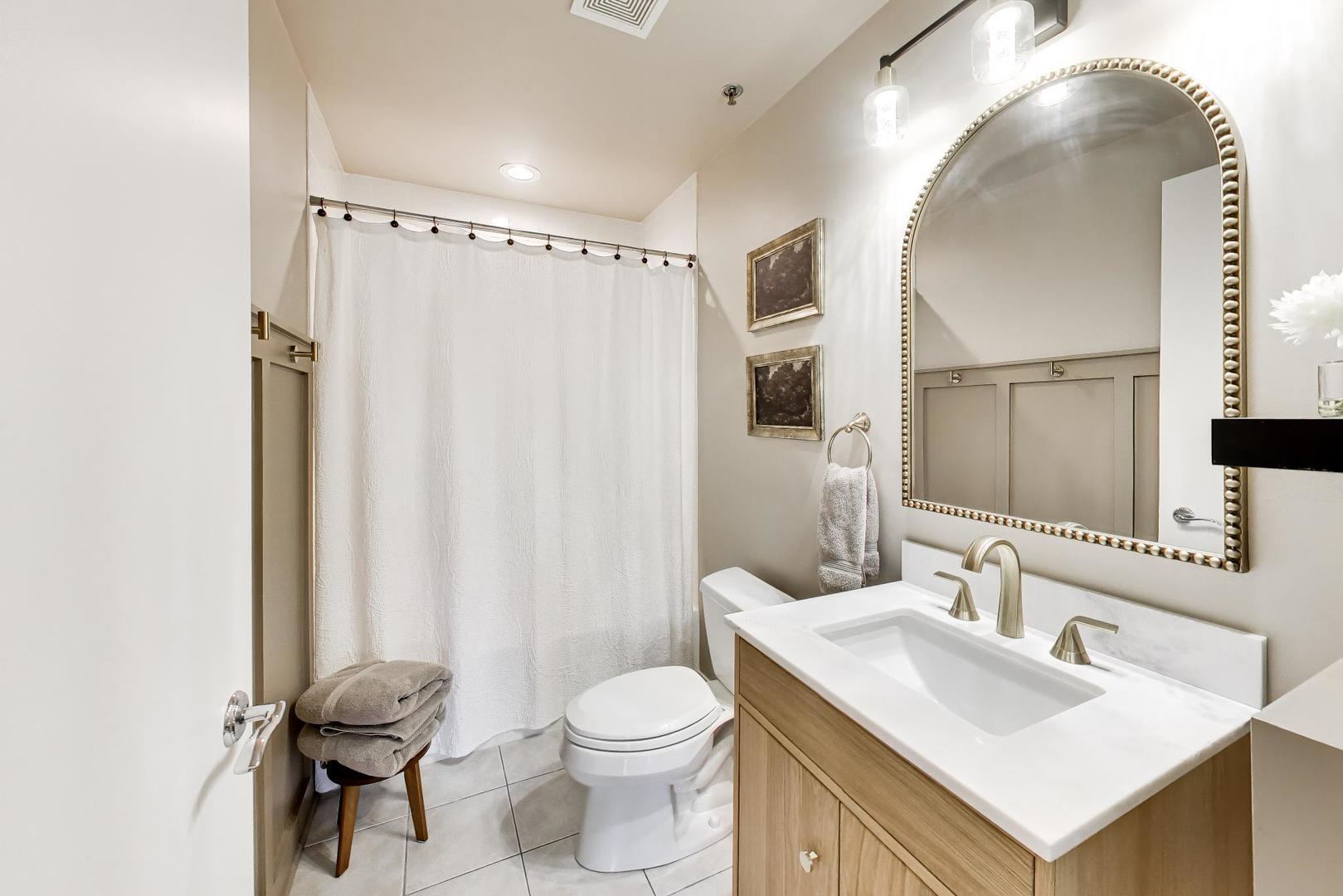 77 S Evergreen Avenue Unit: 806