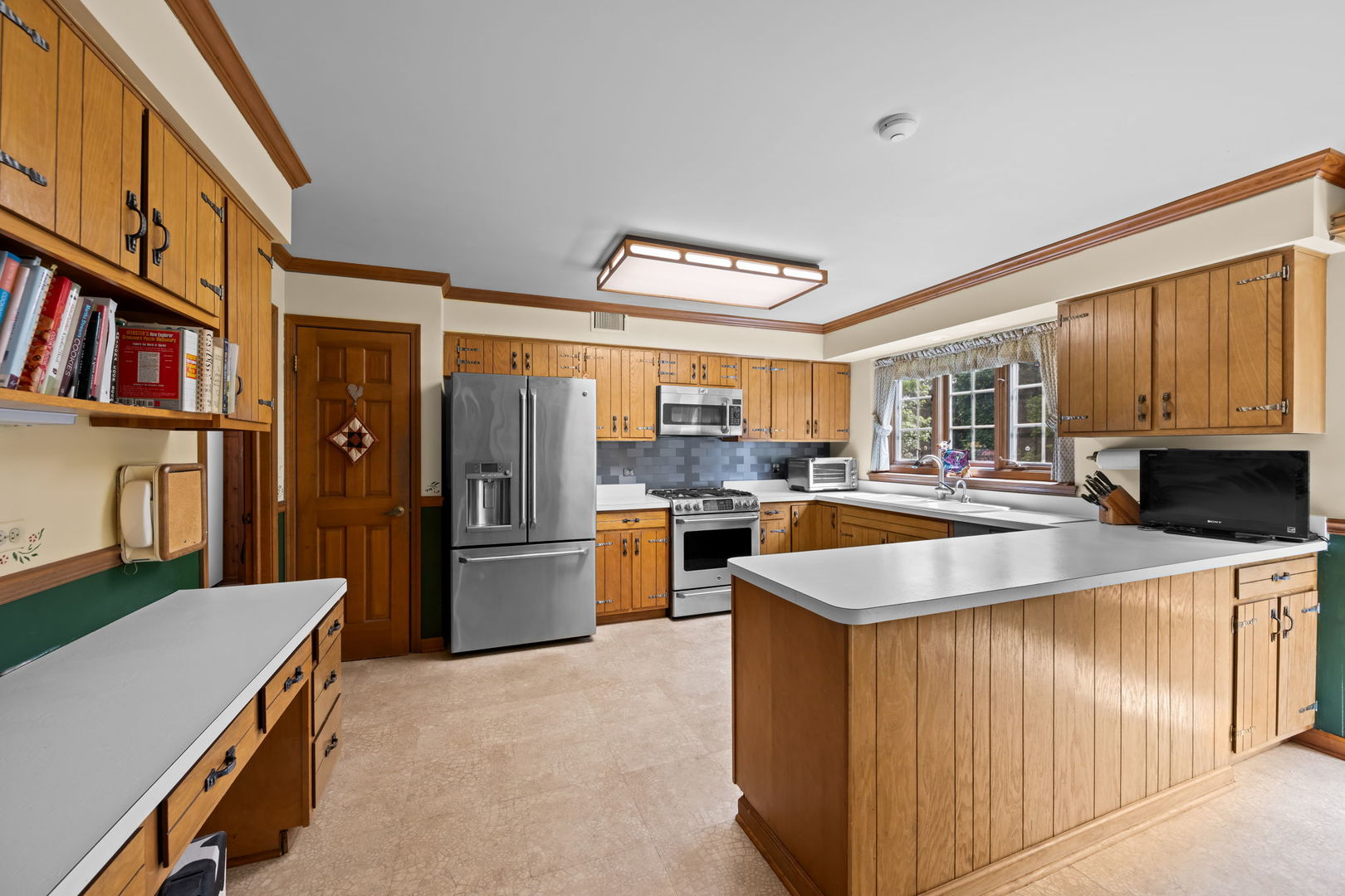 4211 Ridgeland Lane