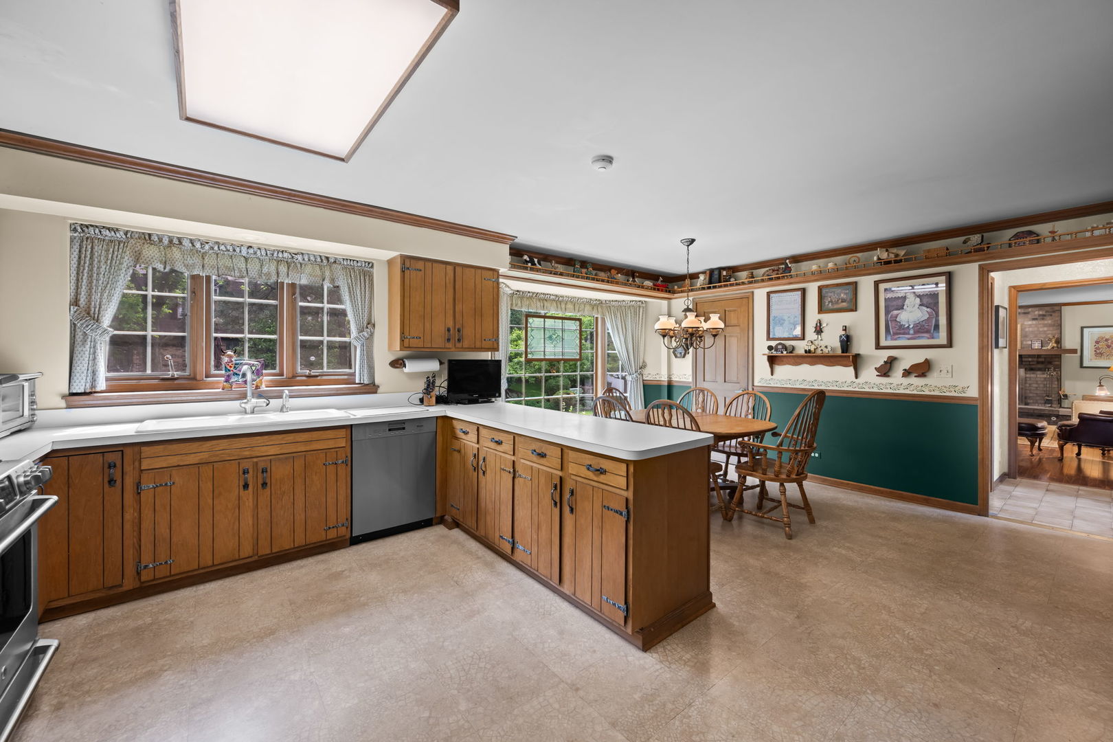4211 Ridgeland Lane