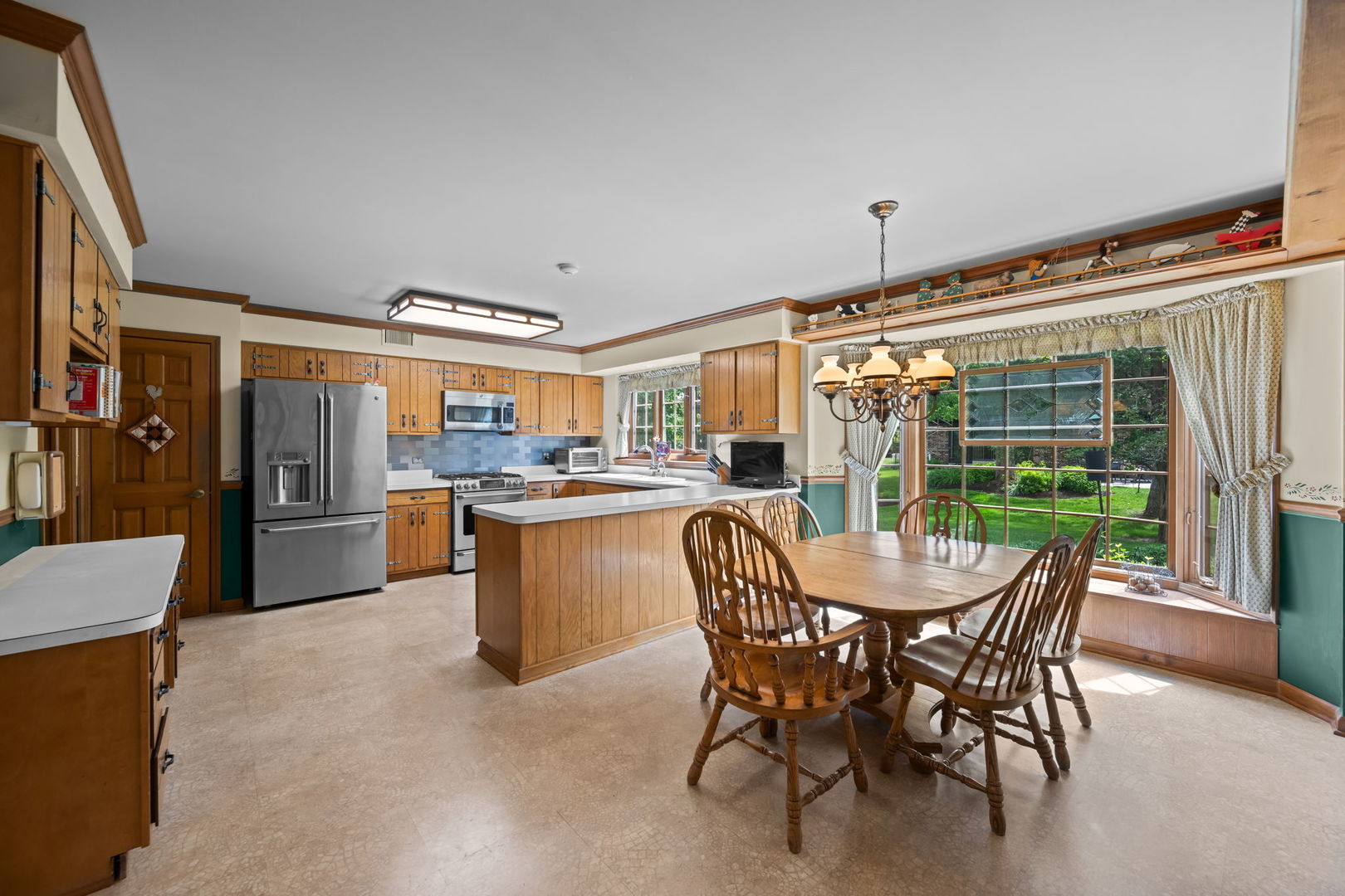 4211 Ridgeland Lane