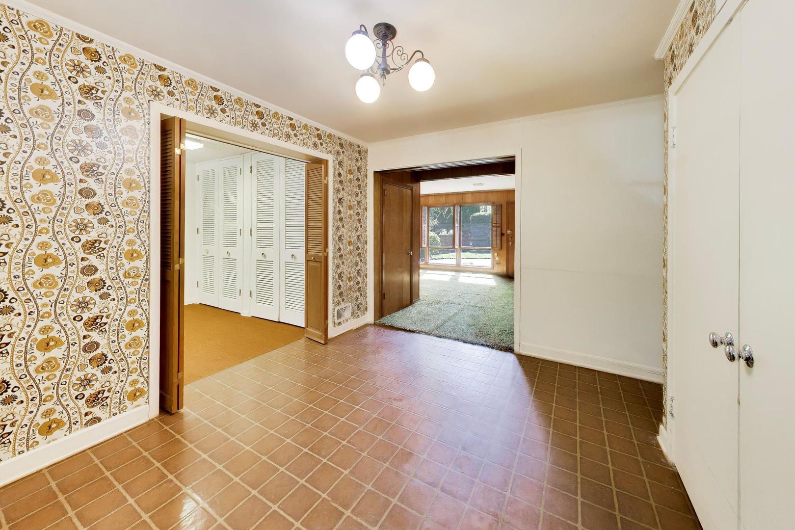 8631 E Prairie Road