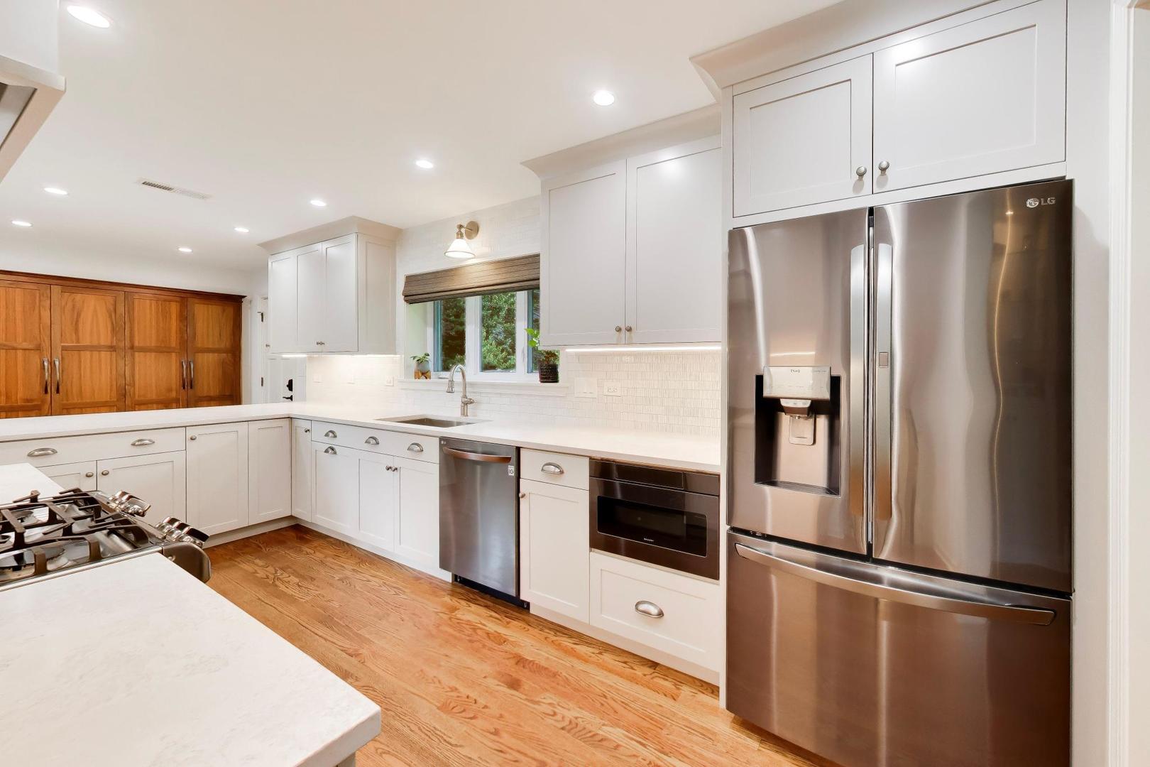 1311 E Woodford Place