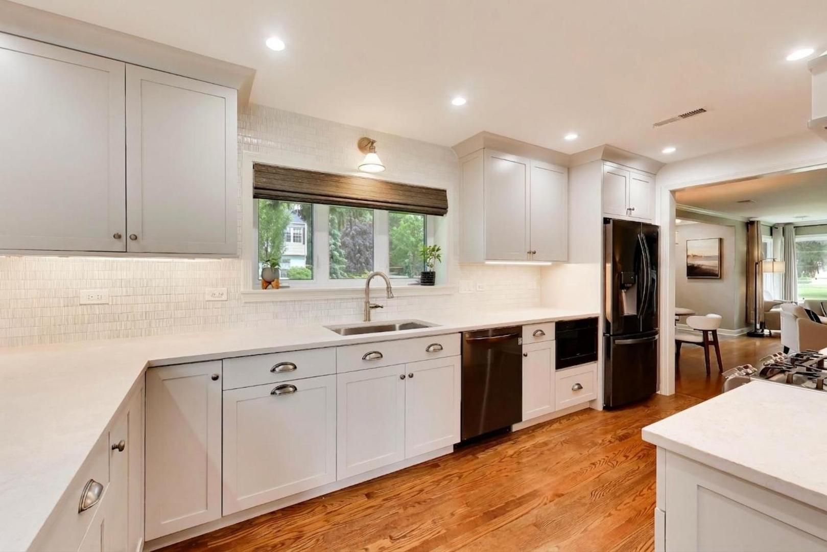 1311 E Woodford Place