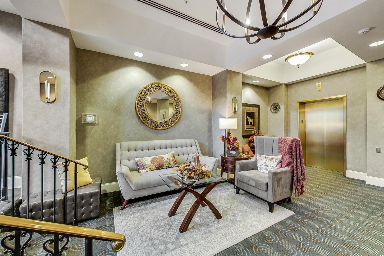 44 N VAIL Avenue Unit: 213