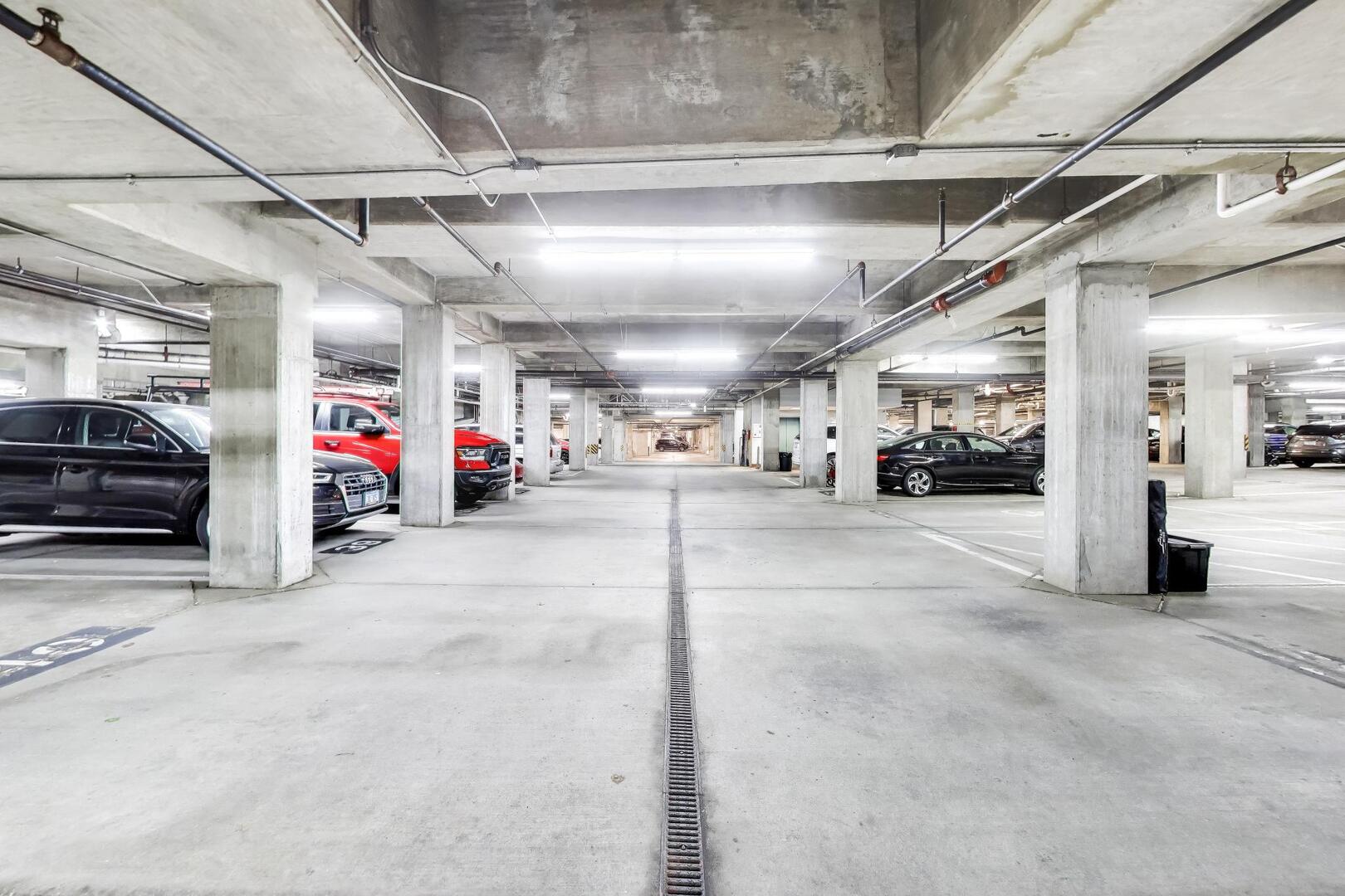 44 N VAIL Avenue Unit: 213