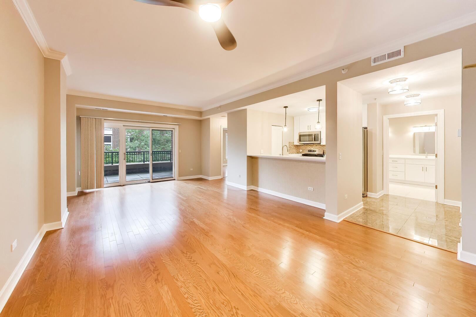 44 N VAIL Avenue Unit: 213