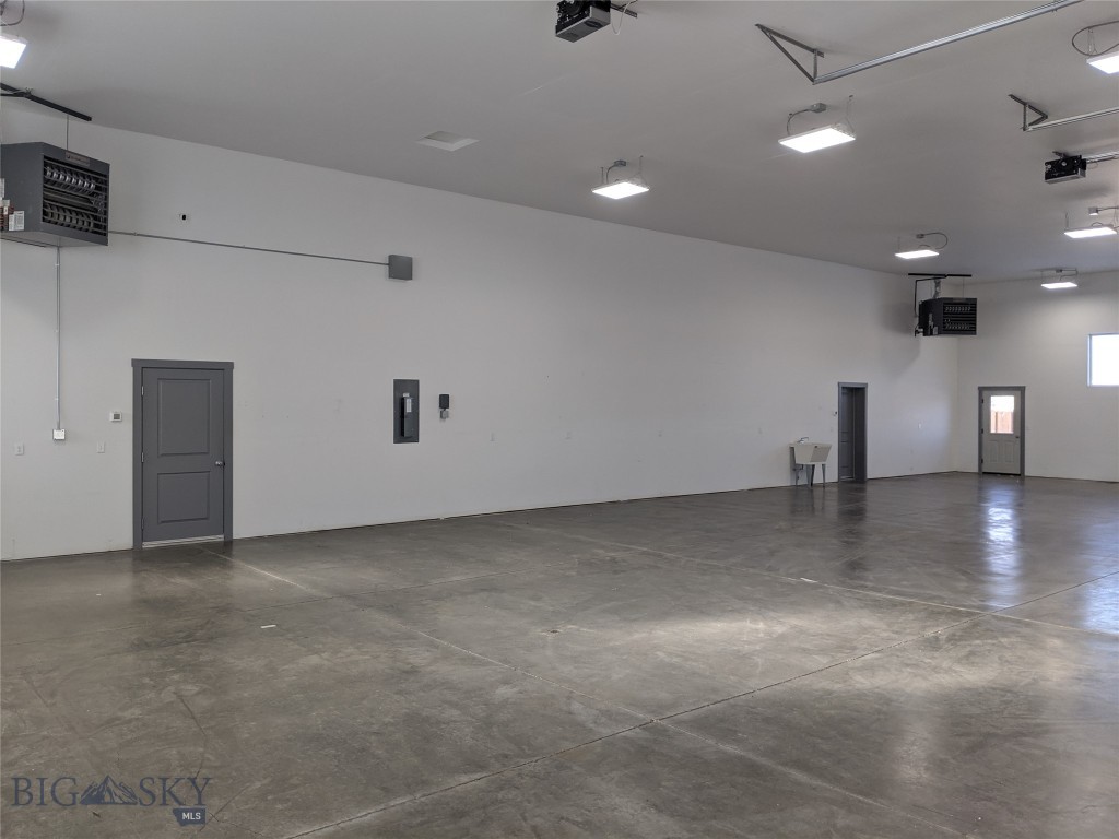 77 Riverway Road