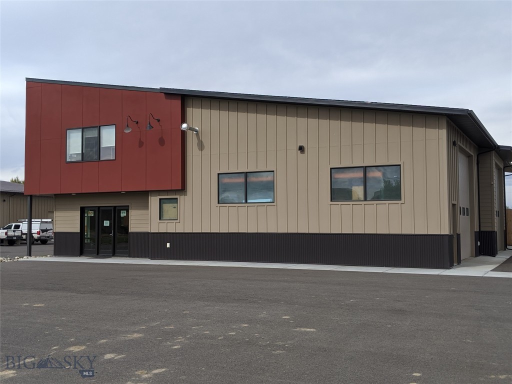 77 Riverway Road