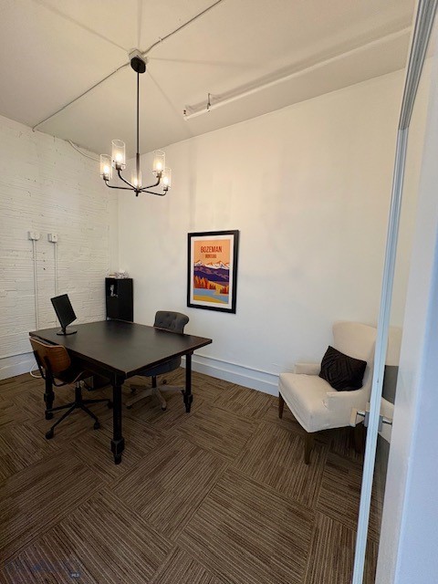 319 E Mendenhall