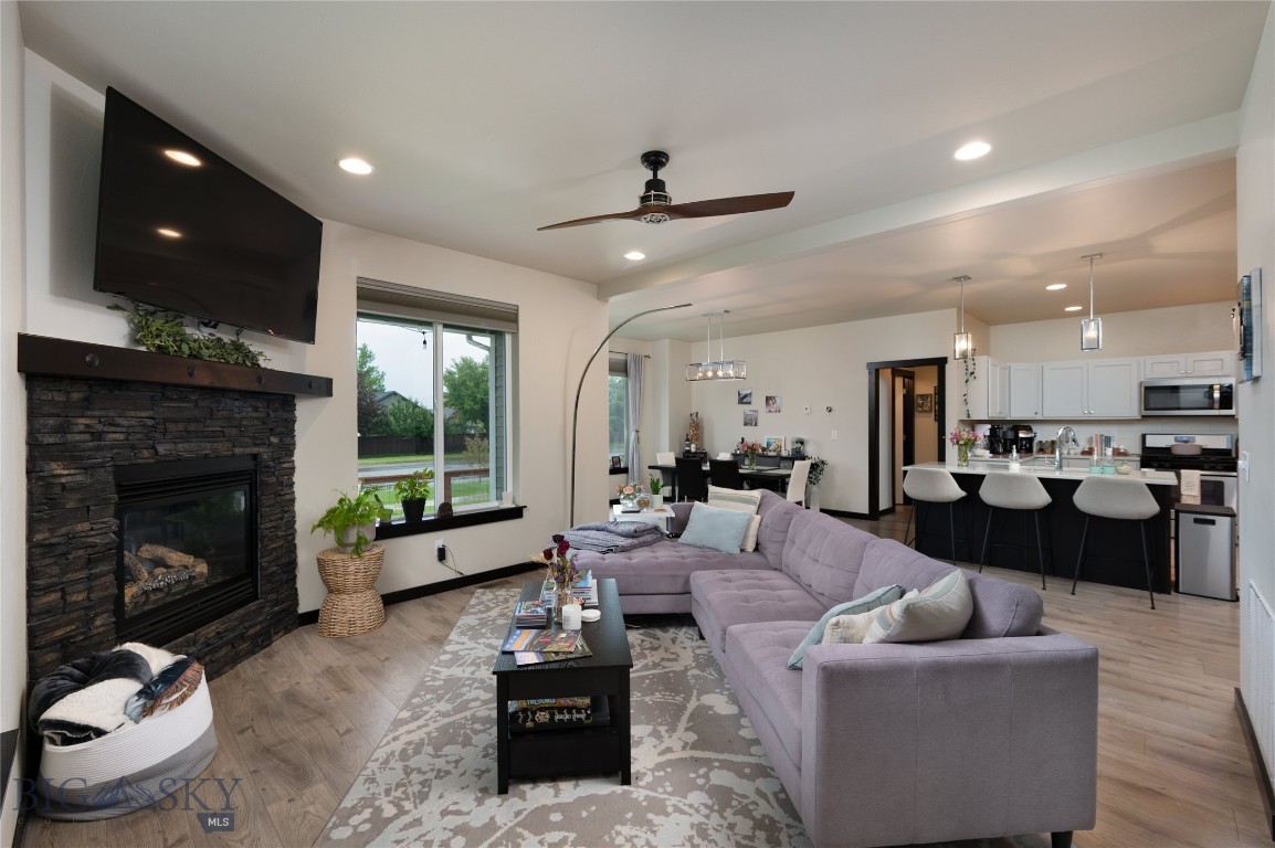 5425 Vermeer Lane