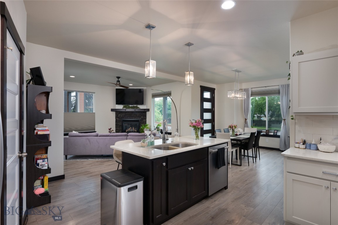 5425 Vermeer Lane
