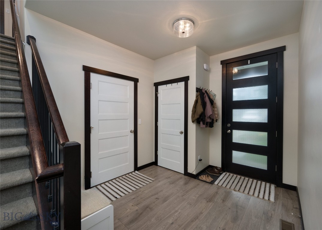 5425 Vermeer Lane