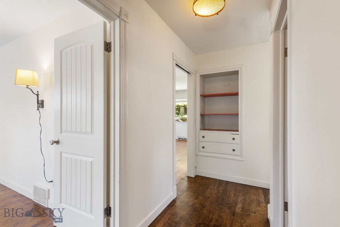1202 W Koch Street