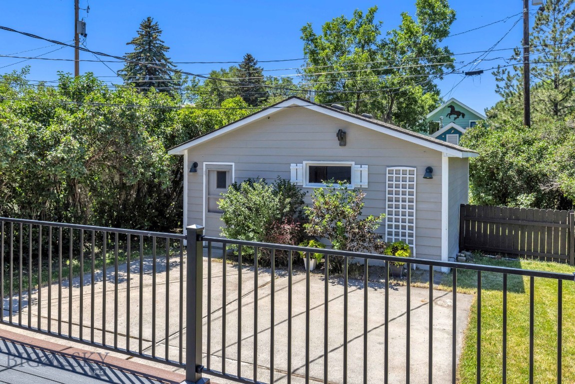 1202 W Koch Street