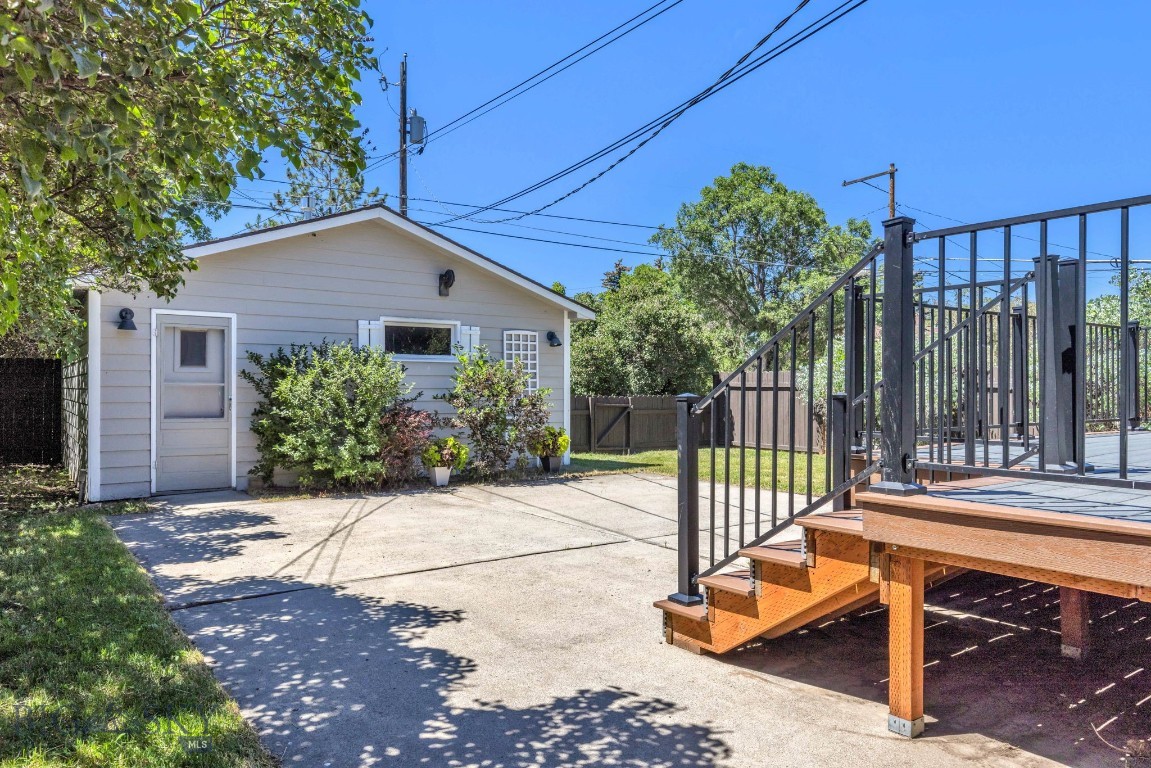1202 W Koch Street