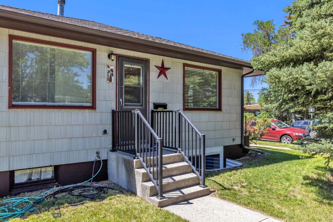 1202 W Koch Street