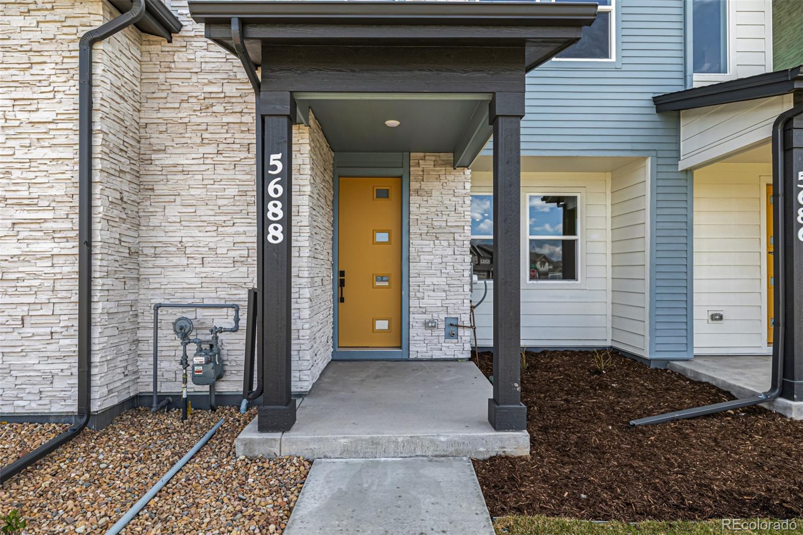 5688 N Killarney Court