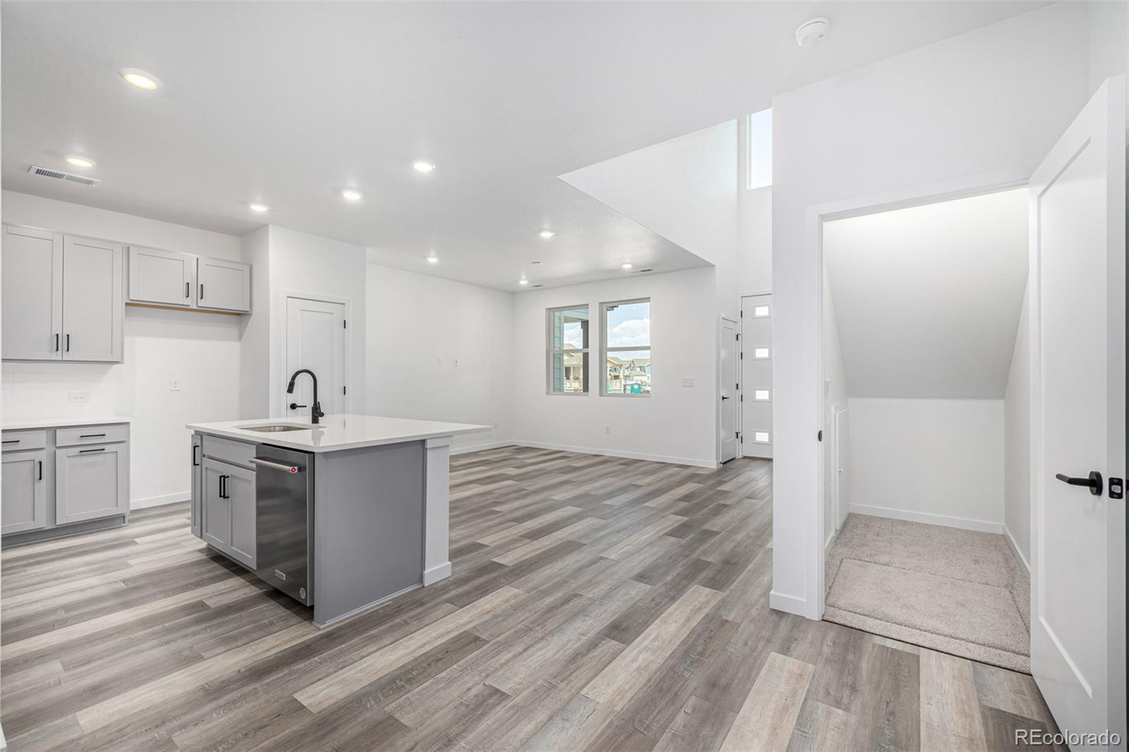 5688 N Killarney Court