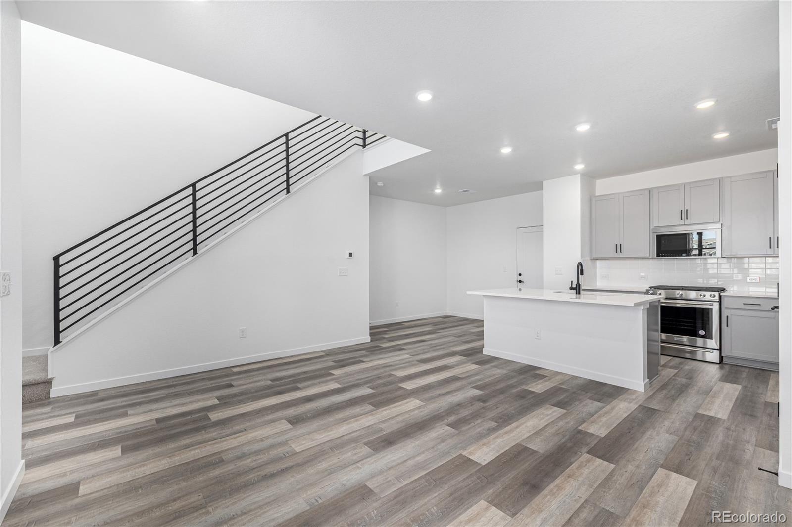 5688 N Killarney Court