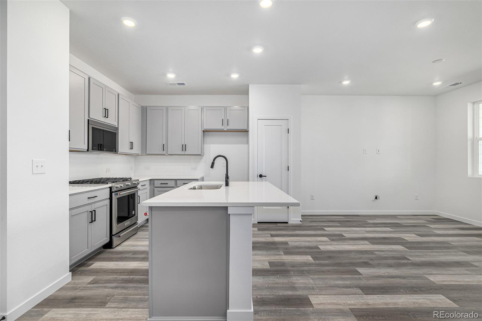 5688 N Killarney Court