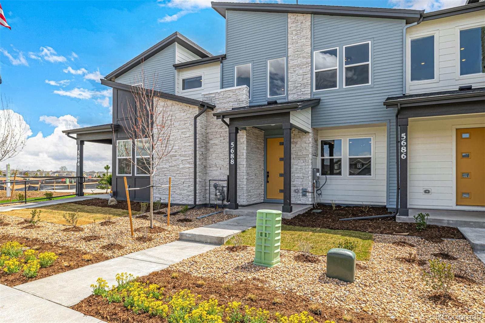 5688 N Killarney Court