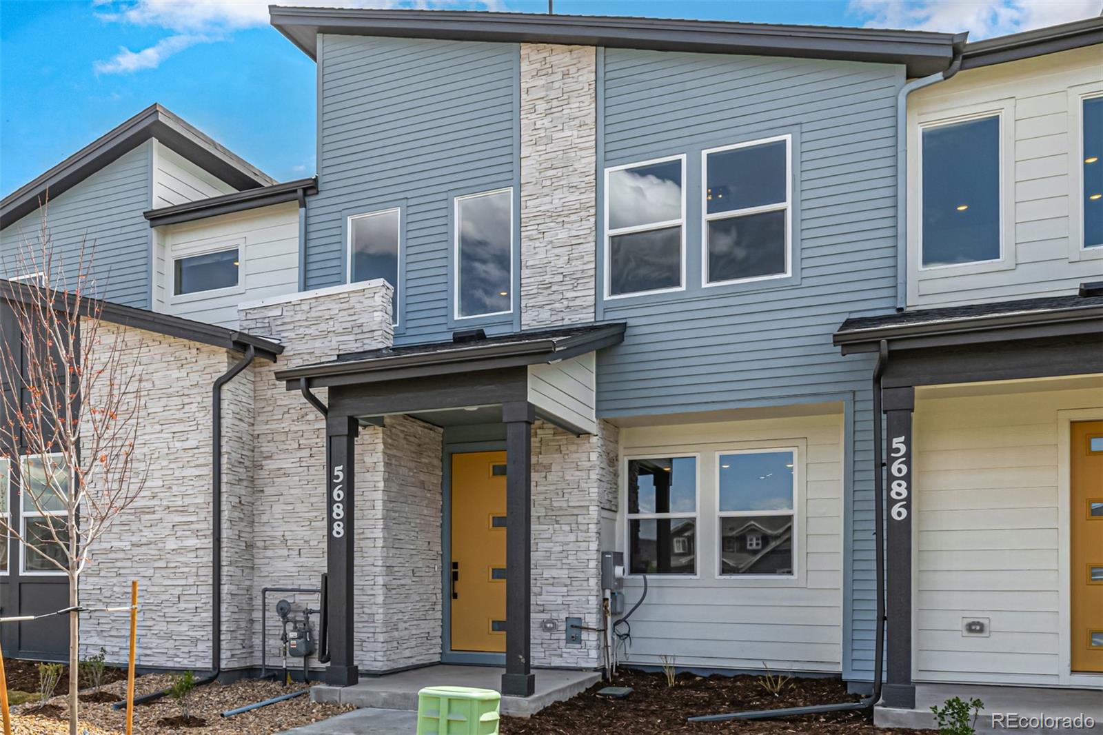 5688 N Killarney Court