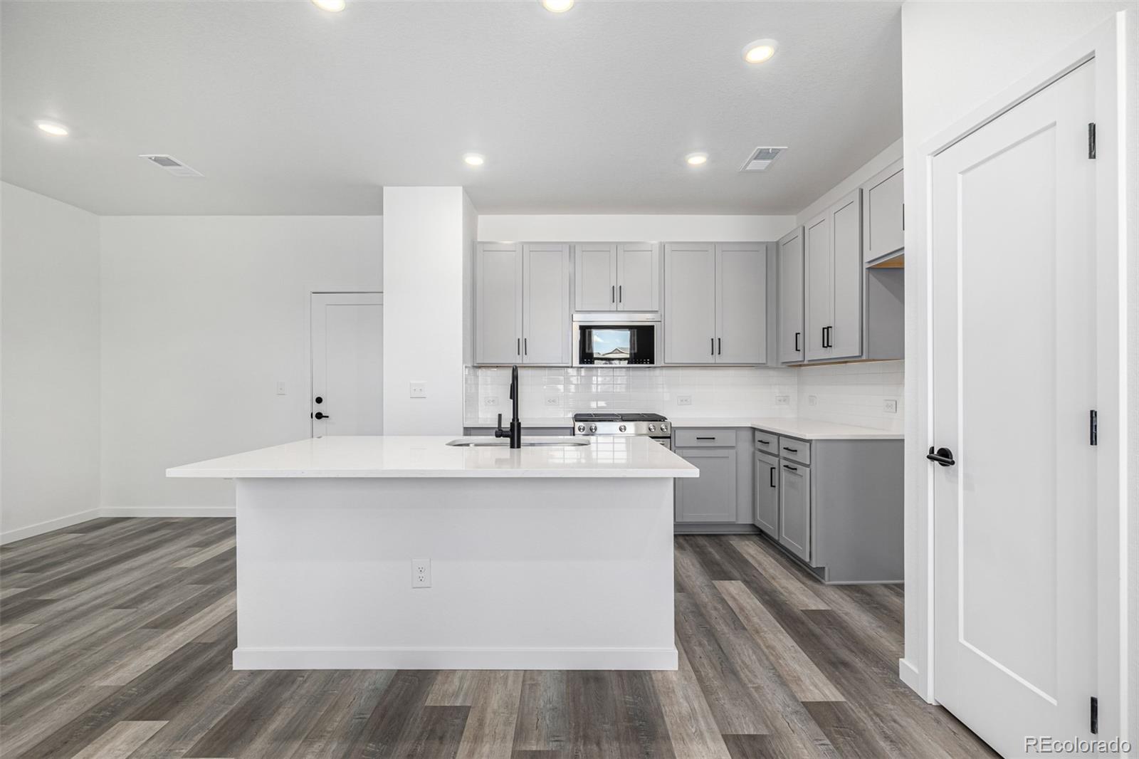 5688 N Killarney Court