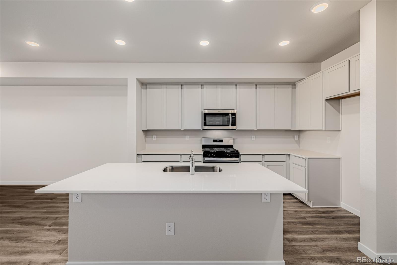2889 E 103rd Drive