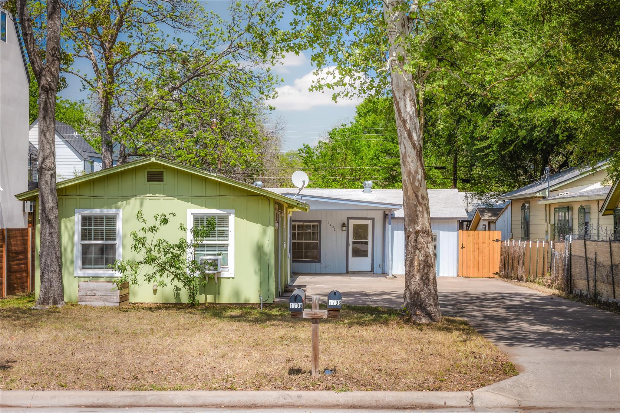 1706 Riverview ST